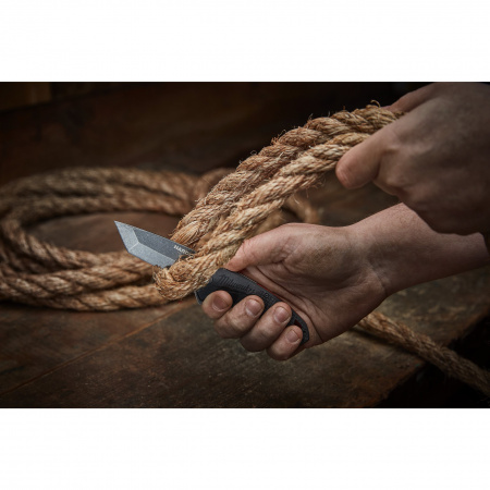Нож выкидной с зазубренным лезвием Milwaukee HARDLINE Serrated  (Арт. 48221998)