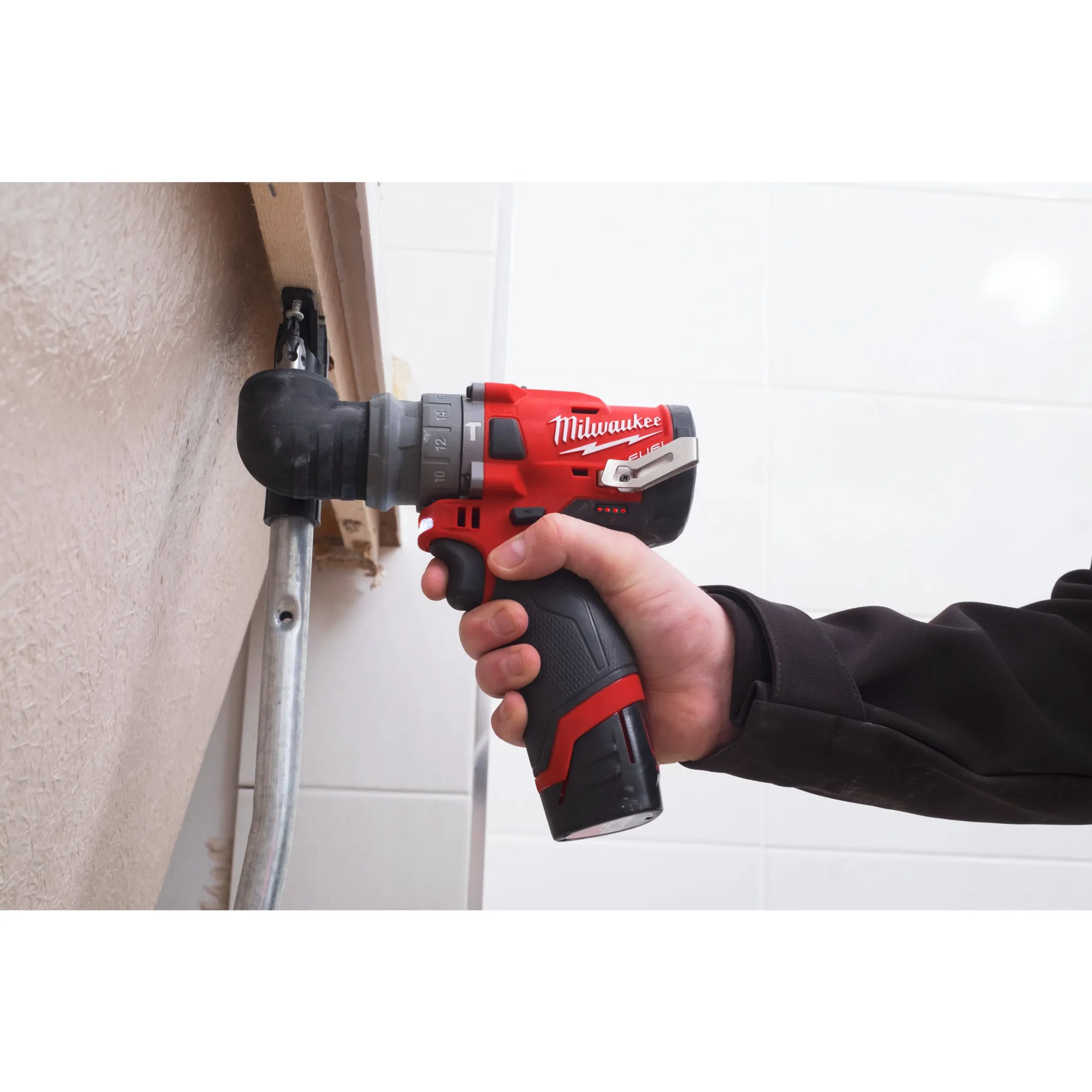 Аккумуляторная ударная дрель-шуруповерт со сменным патроном Milwaukee M12 FPDXKIT-202X FUEL  (Арт. 4933464138)