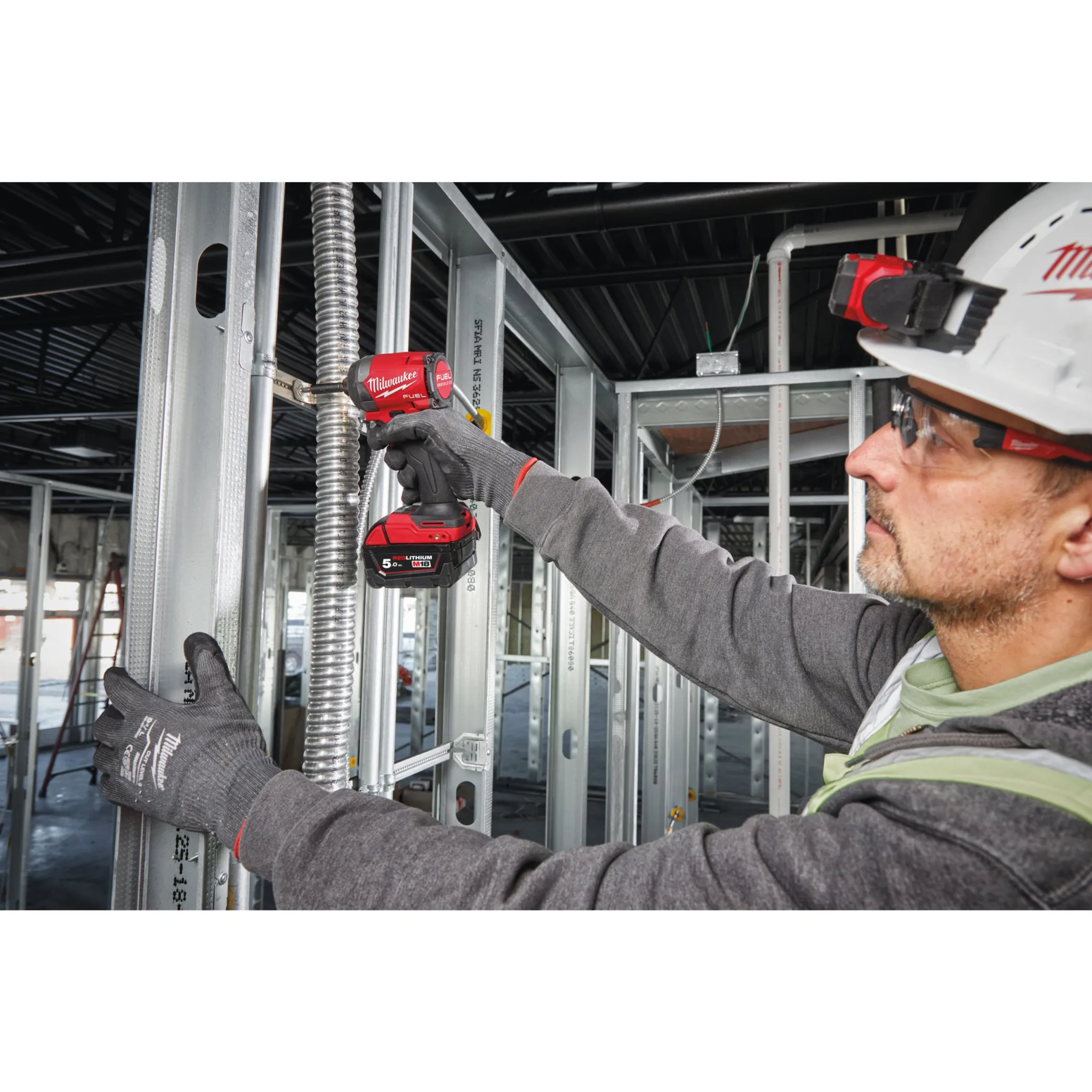Аккумуляторный импульсный винтоверт Milwaukee M18 FID3100P-502P FUEL (Арт. 4933498244)
