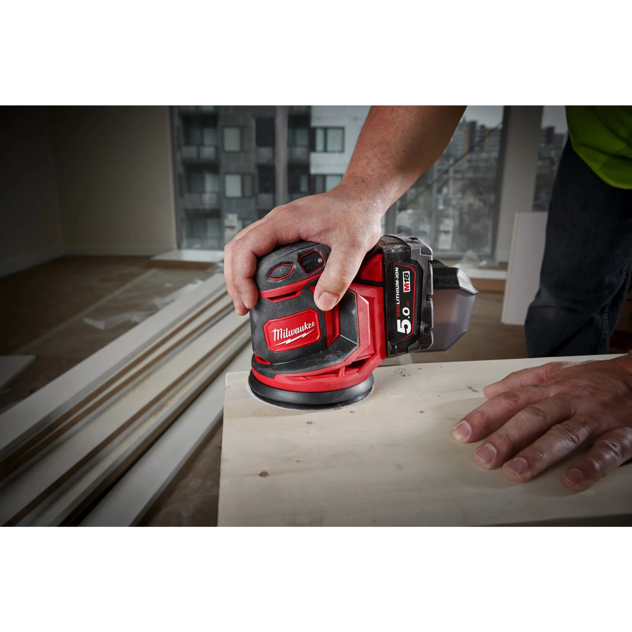 Аккумуляторная эксцентриковая шлифовальная машина Milwaukee M18 BOS125-502B 125мм  (Арт. 4933464229)