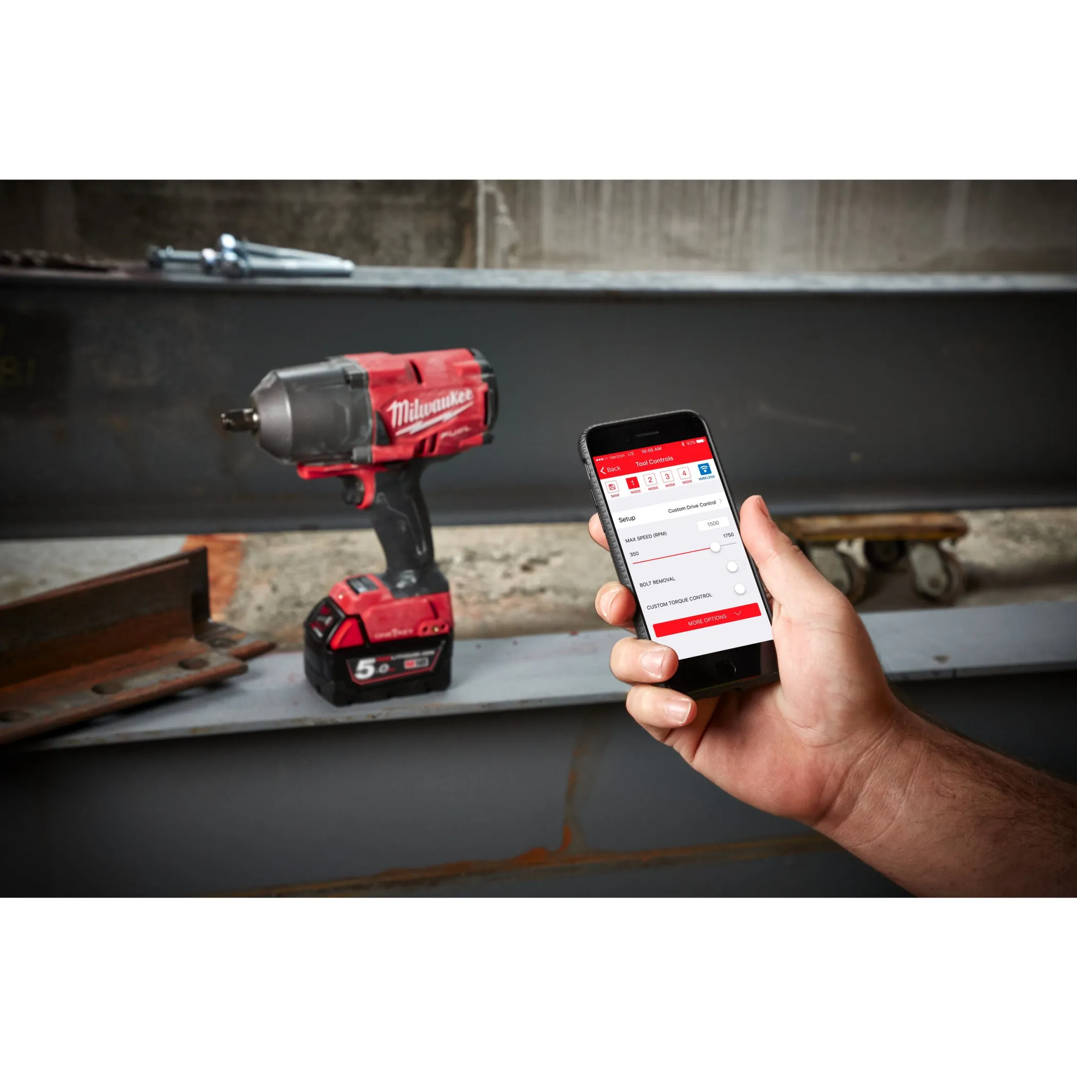 Аккумуляторный высокомоментный ударный гайковерт с фиксацией пином Milwaukee M18 ONEFHIWP12-502X FUEL ONE-KEY (1/2'')  (Арт. 4933459725)