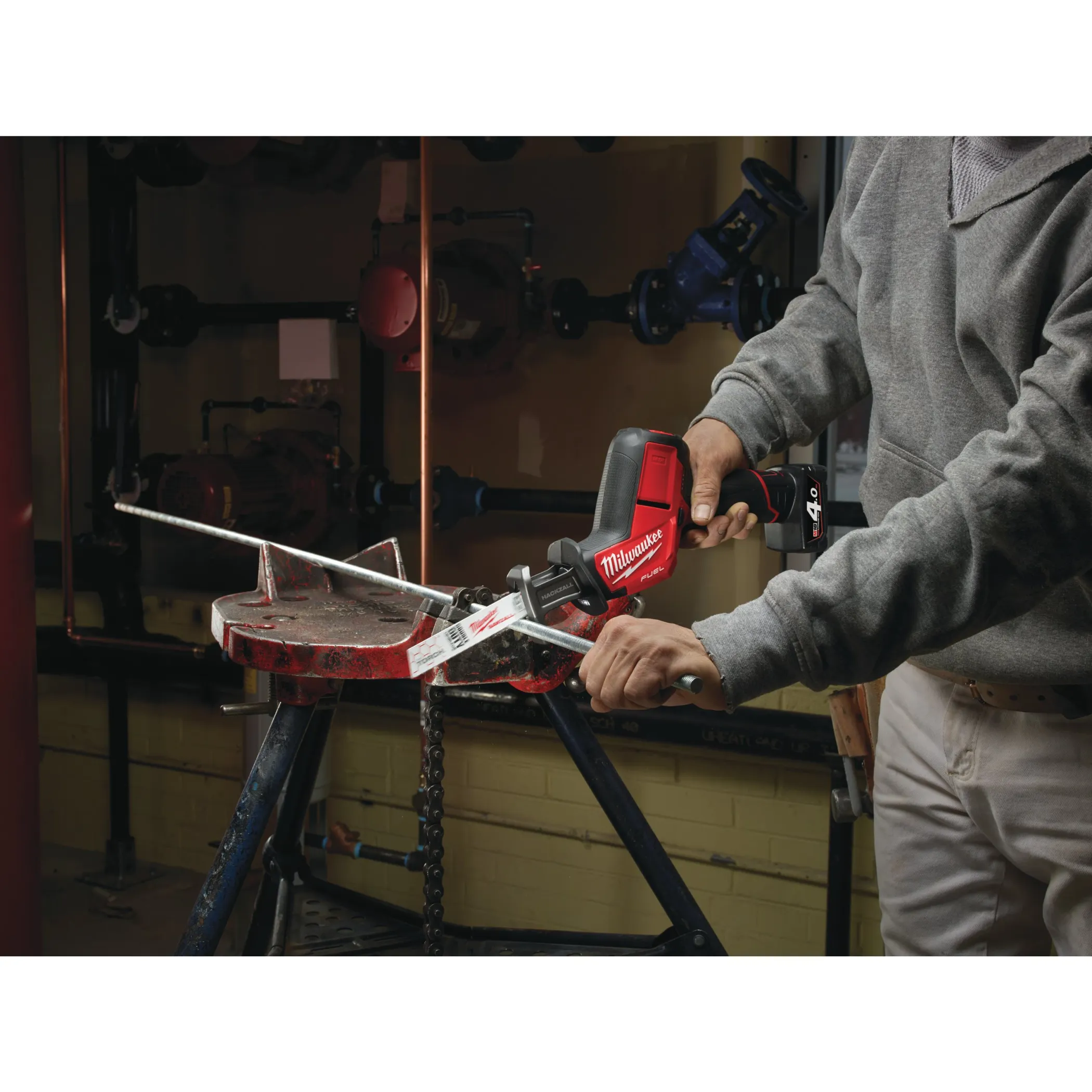 Аккумуляторная компактная сабельная пила Milwaukee M12 CHZ-0 FUEL HACKZALL  (Арт. 4933446960)