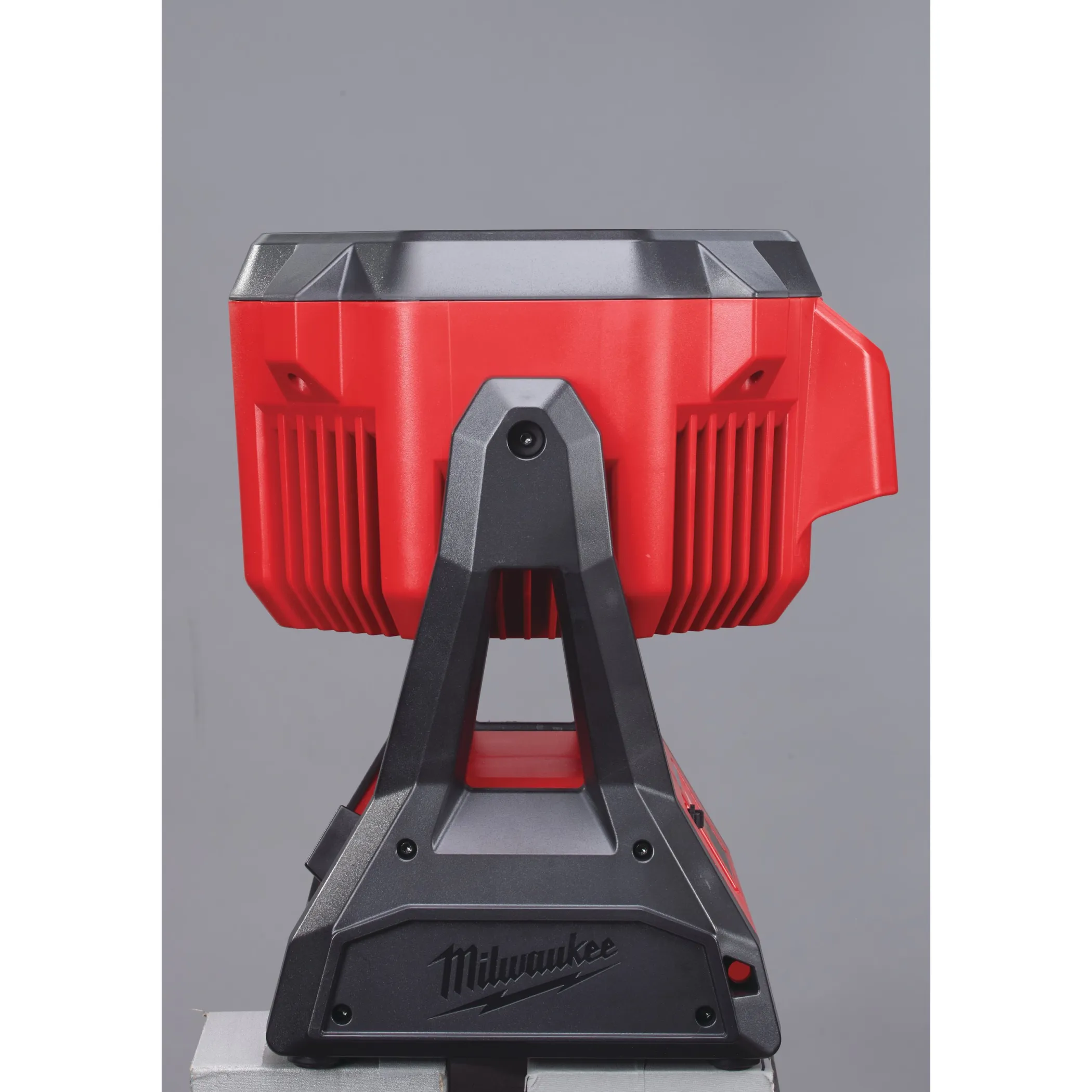 Аккумуляторный вентилятор Milwaukee M18 AF-0  (Арт. 4933451022)