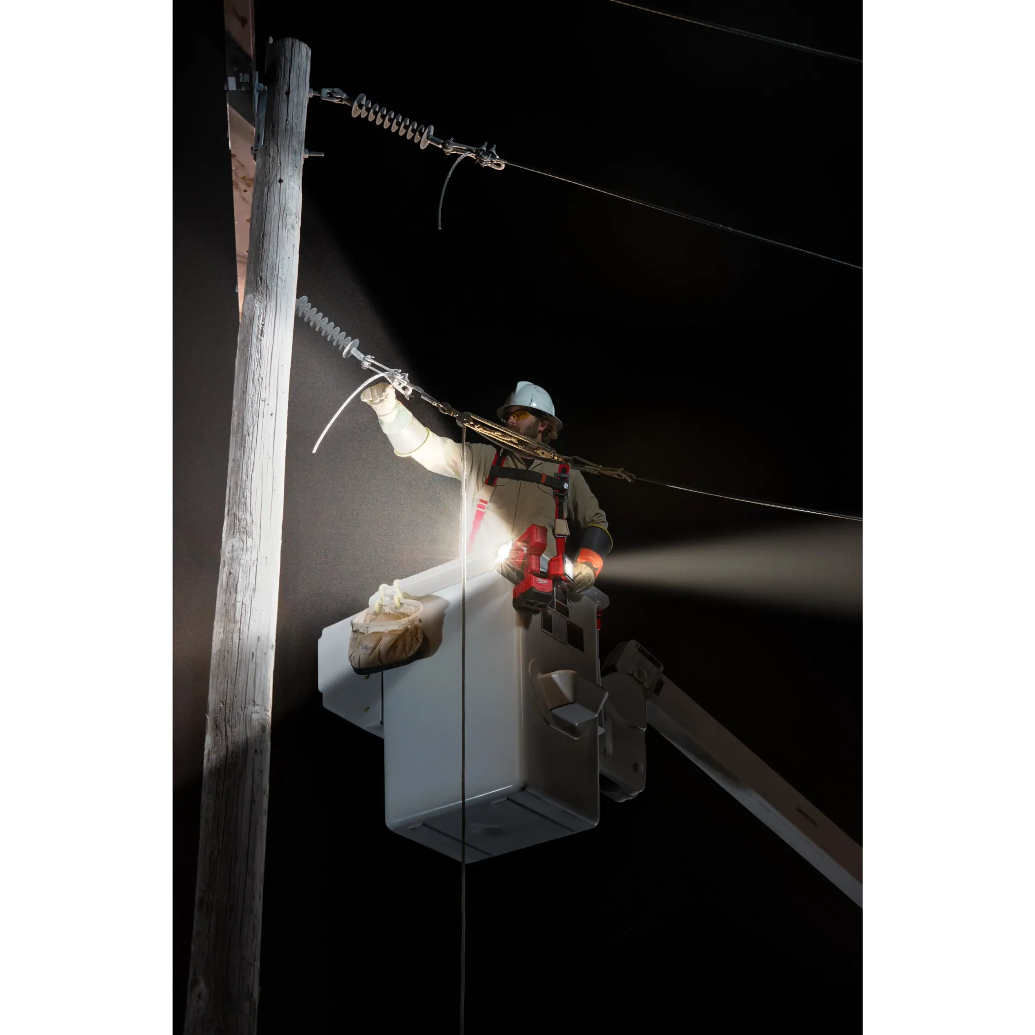 Аккумуляторный светодиодный фонарь с шарнирным световым блоком Milwaukee M18 UBL-0  (Арт. 4933459433)