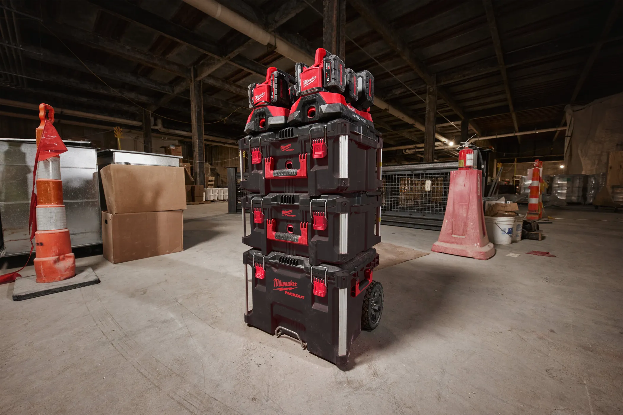 Зарядная станция Milwaukee M18 PC6 EU PACKOUT (Арт. 4932480162)