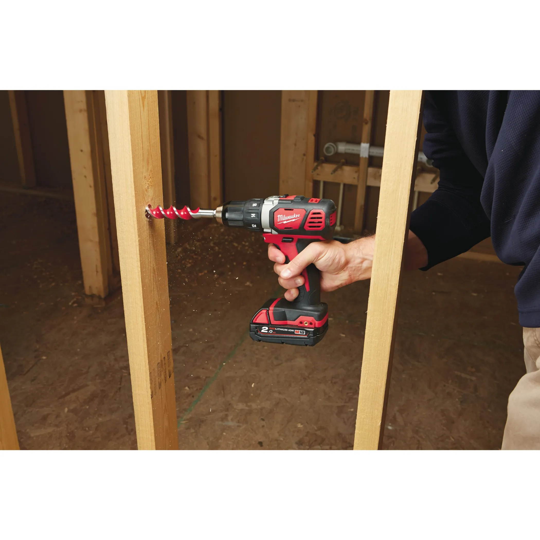 Аккумуляторная безударная дрель-шуруповерт Milwaukee M18 BDD-202C  (Арт. 4933443555)