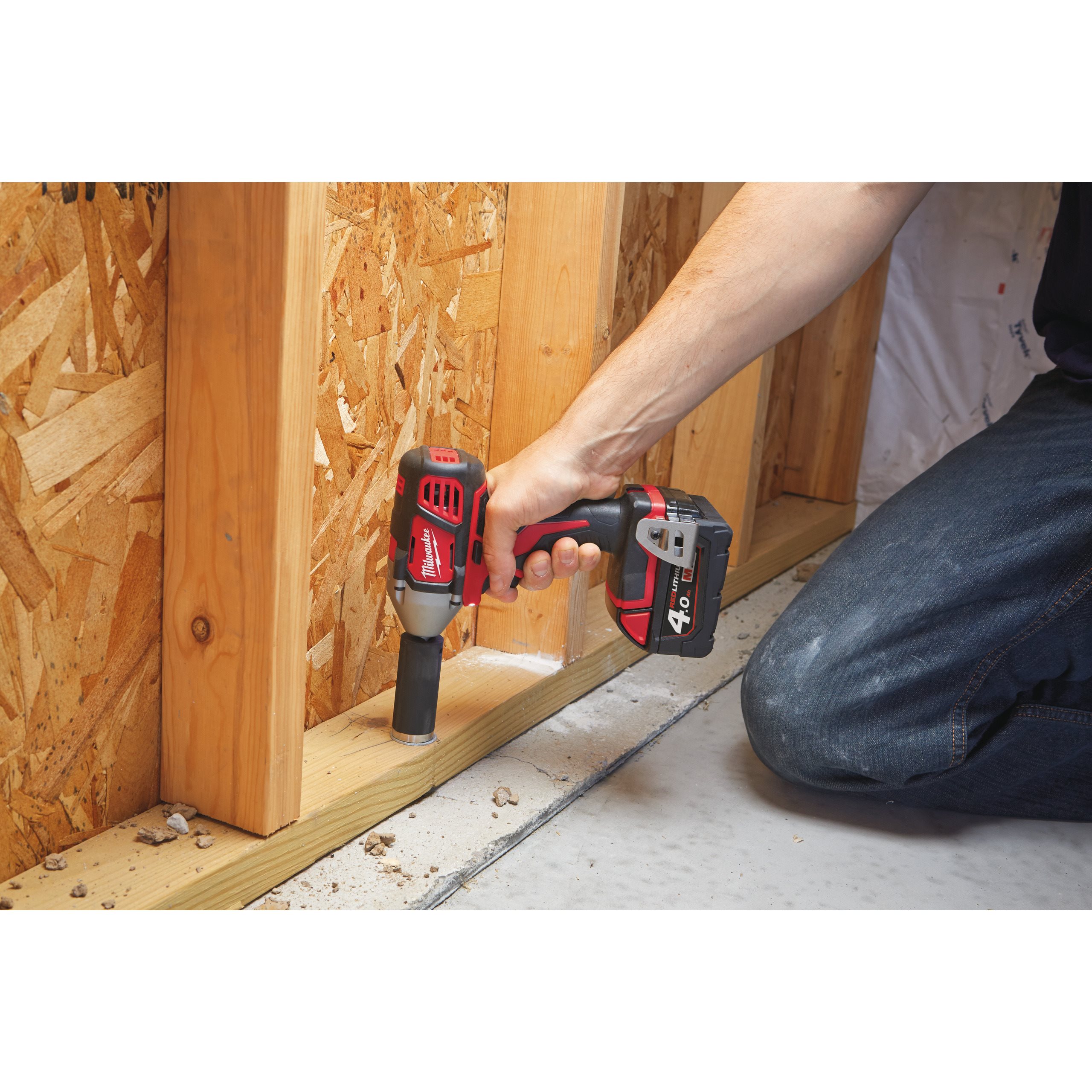 Аккумуляторный ударный гайковерт с фиксацией пином Milwaukee M18 BIW12-402C (1/2'')  (Арт. 4933443607)