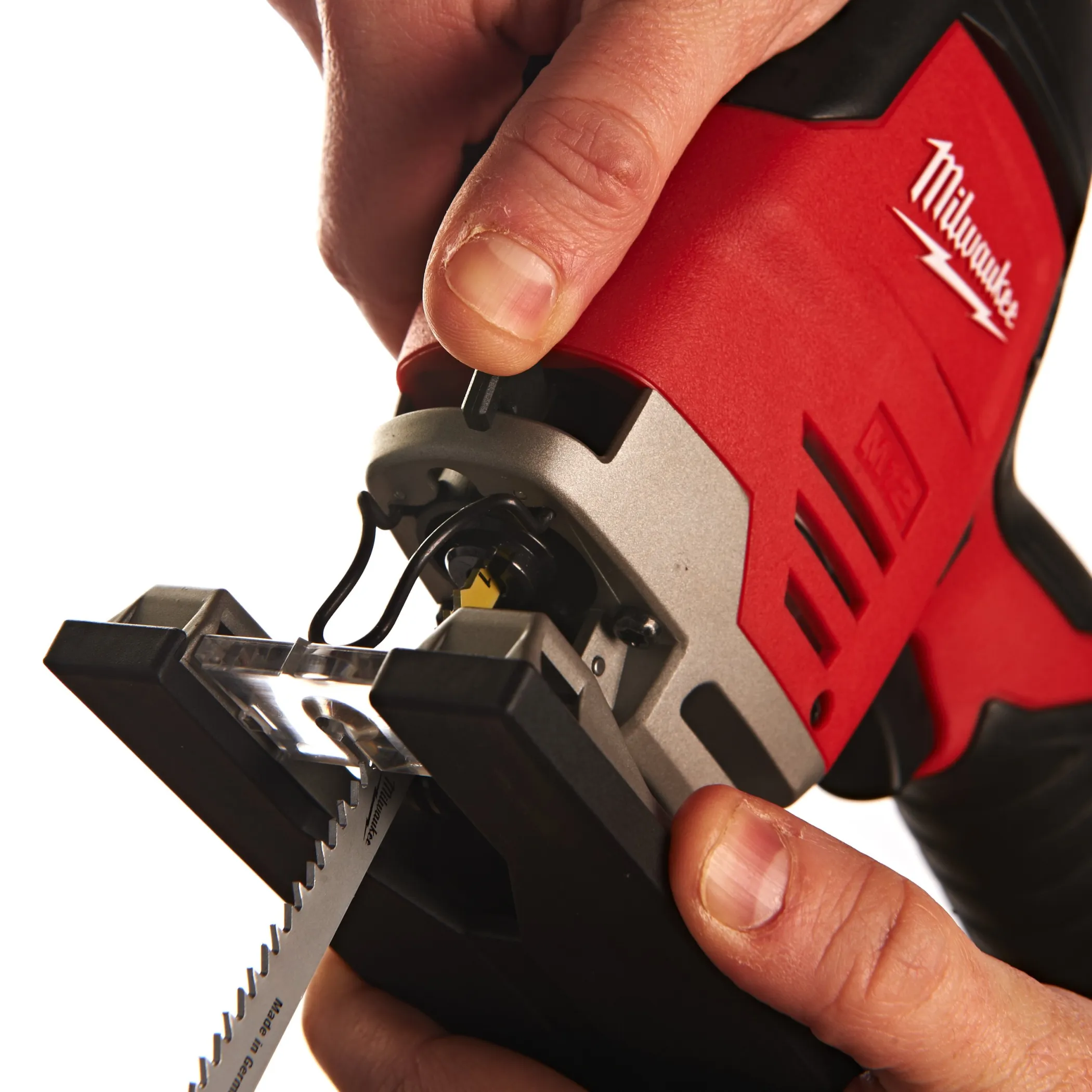Аккумуляторный лобзик Milwaukee M12 JS-402B  (Арт. 4933441700)