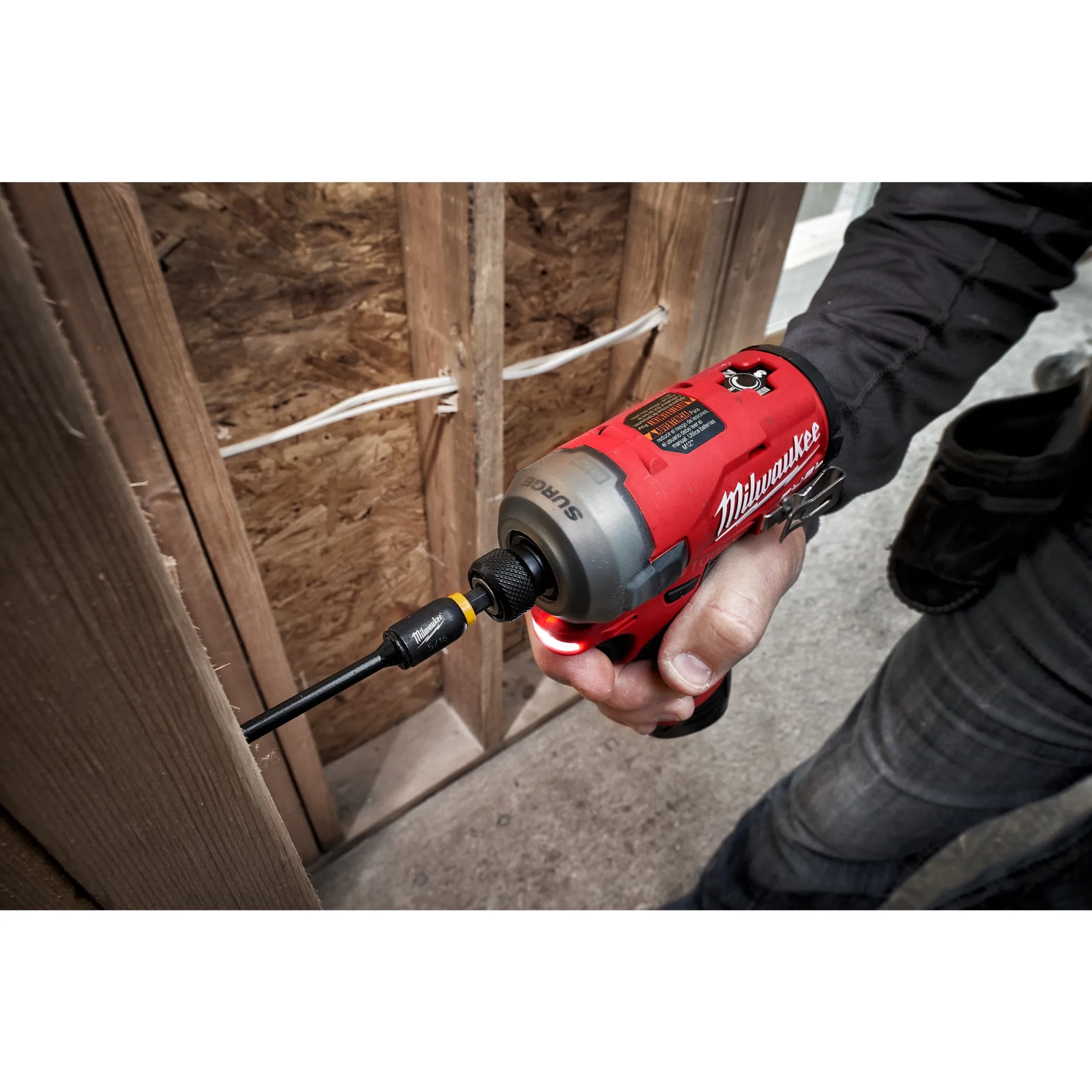 Аккумуляторный гидравлический импульсный винтоверт Milwaukee M12 FQID-202X FUEL SURGE (Li-Ion2Ач)  (Арт. 4933464973)