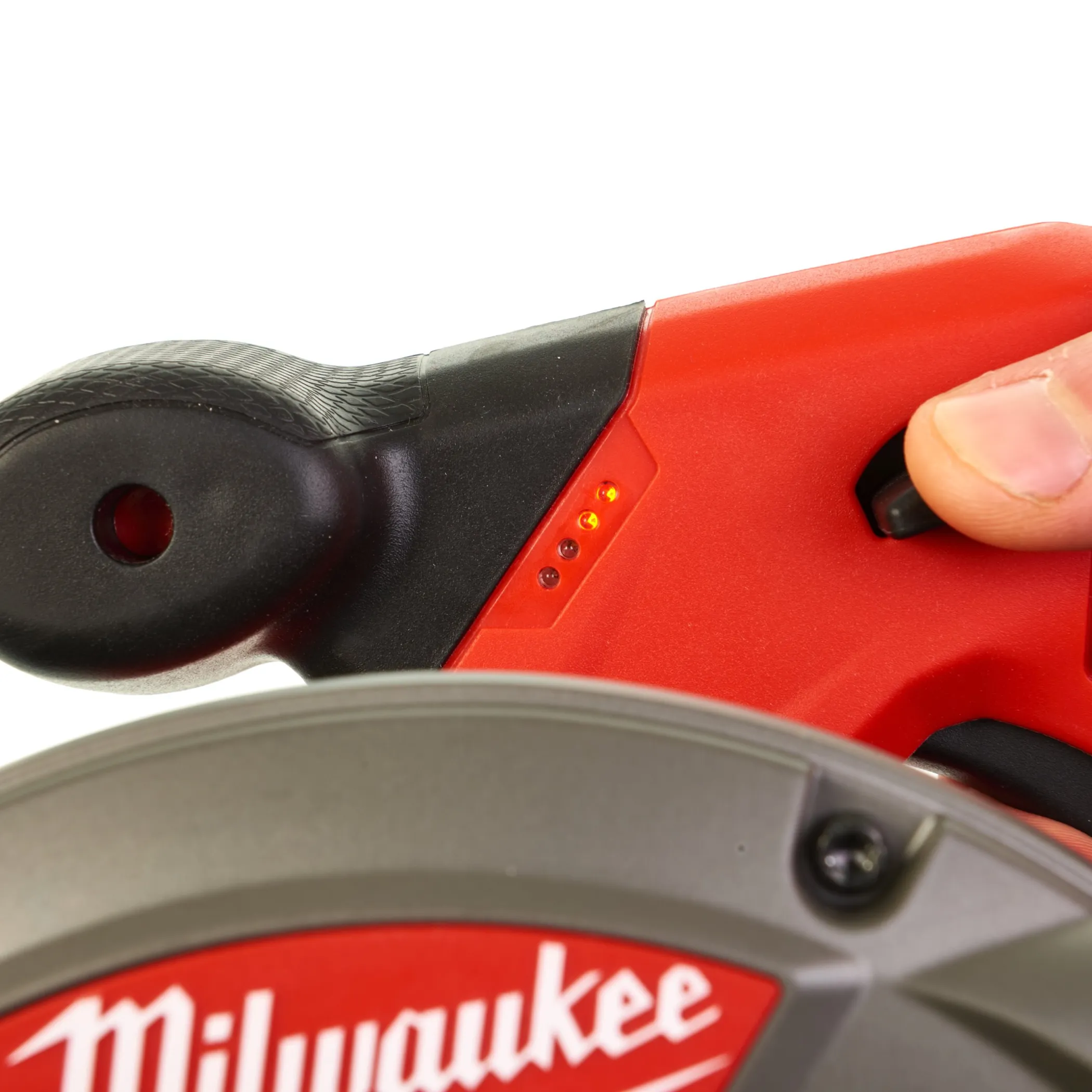 Аккумуляторная компактная циркулярная пила по дереву Milwaukee M12 CCS44-0 FUEL  (Арт. 4933448225)