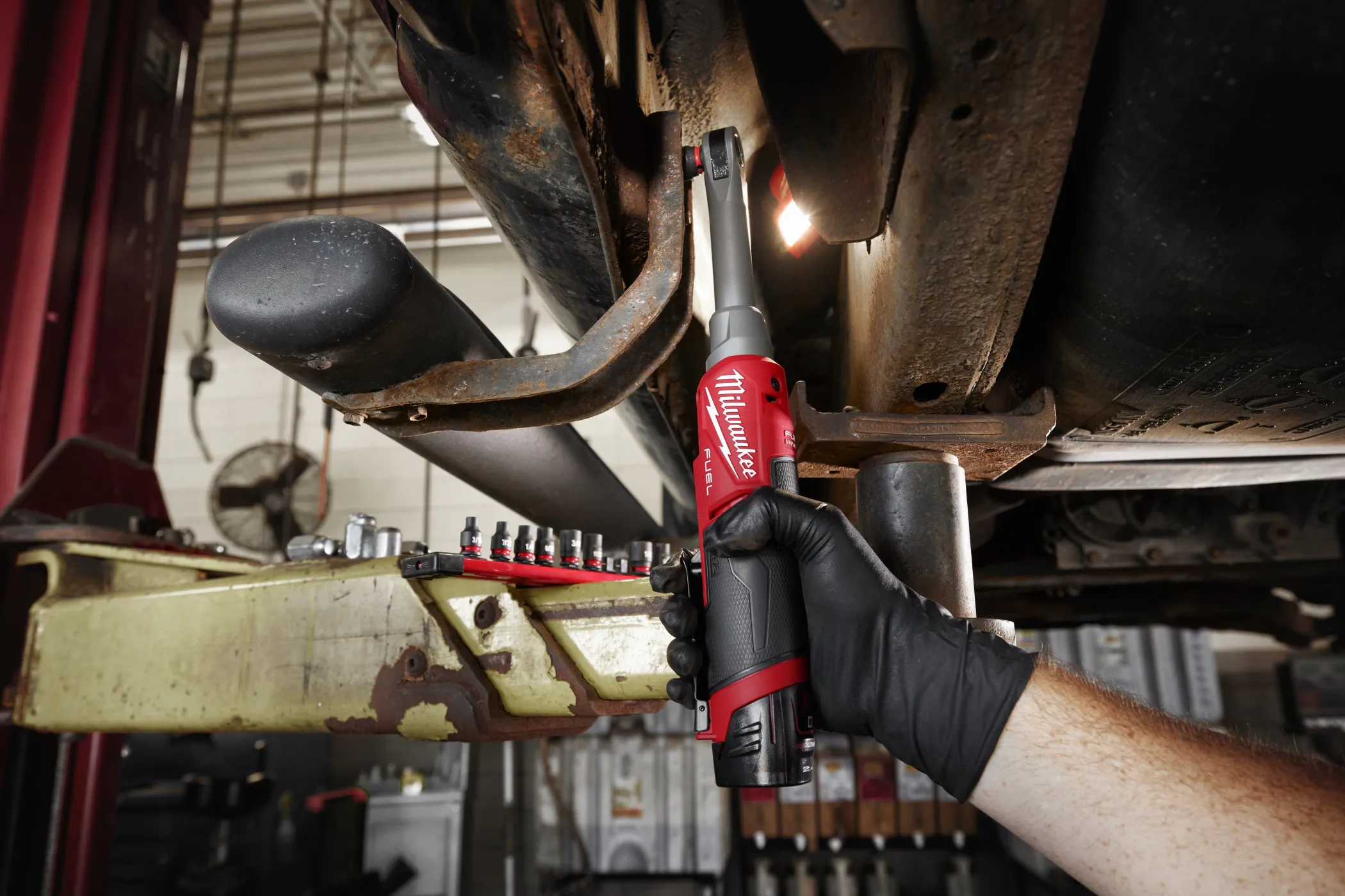 Аккумуляторная удлиненная высокоскоростная импульсная трещотка Milwaukee M12 FHIR14 LR-0 (1/4'')  FUEL (Арт. 4933480790)