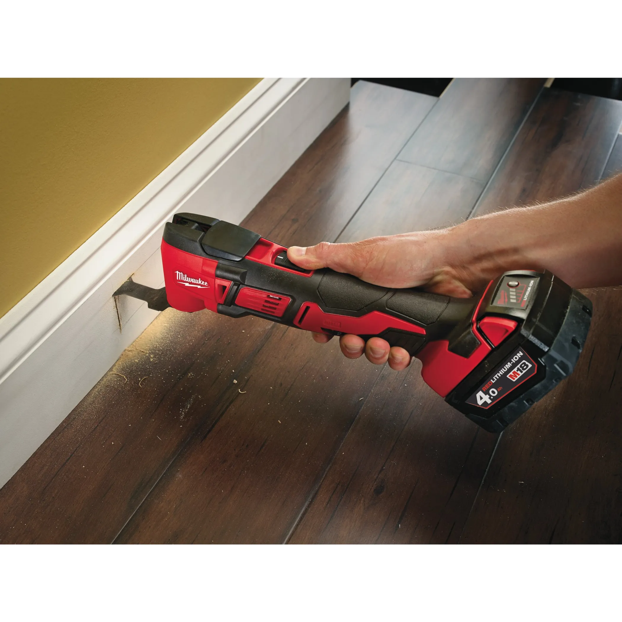 Аккумуляторный многофункциональный инструмент Milwaukee M18 BMT-421C  (Арт. 4933446210)