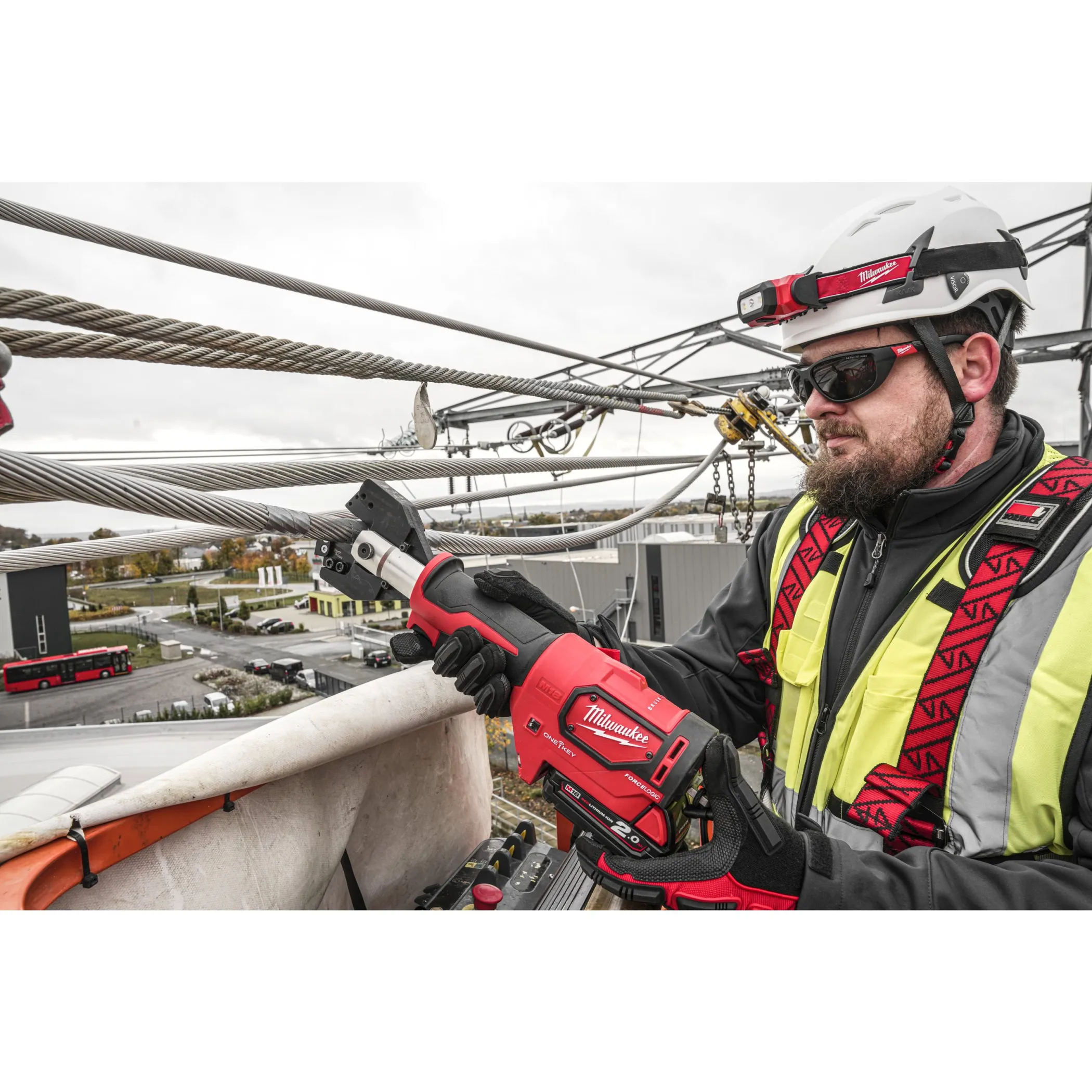 Аккумуляторный гидравлический инструмент для резки кабелей FORCE LOGIC Milwaukee M18 ONEHCC-201C ACSR SET  (замена для 4933451196) (Арт. 4933464304)
