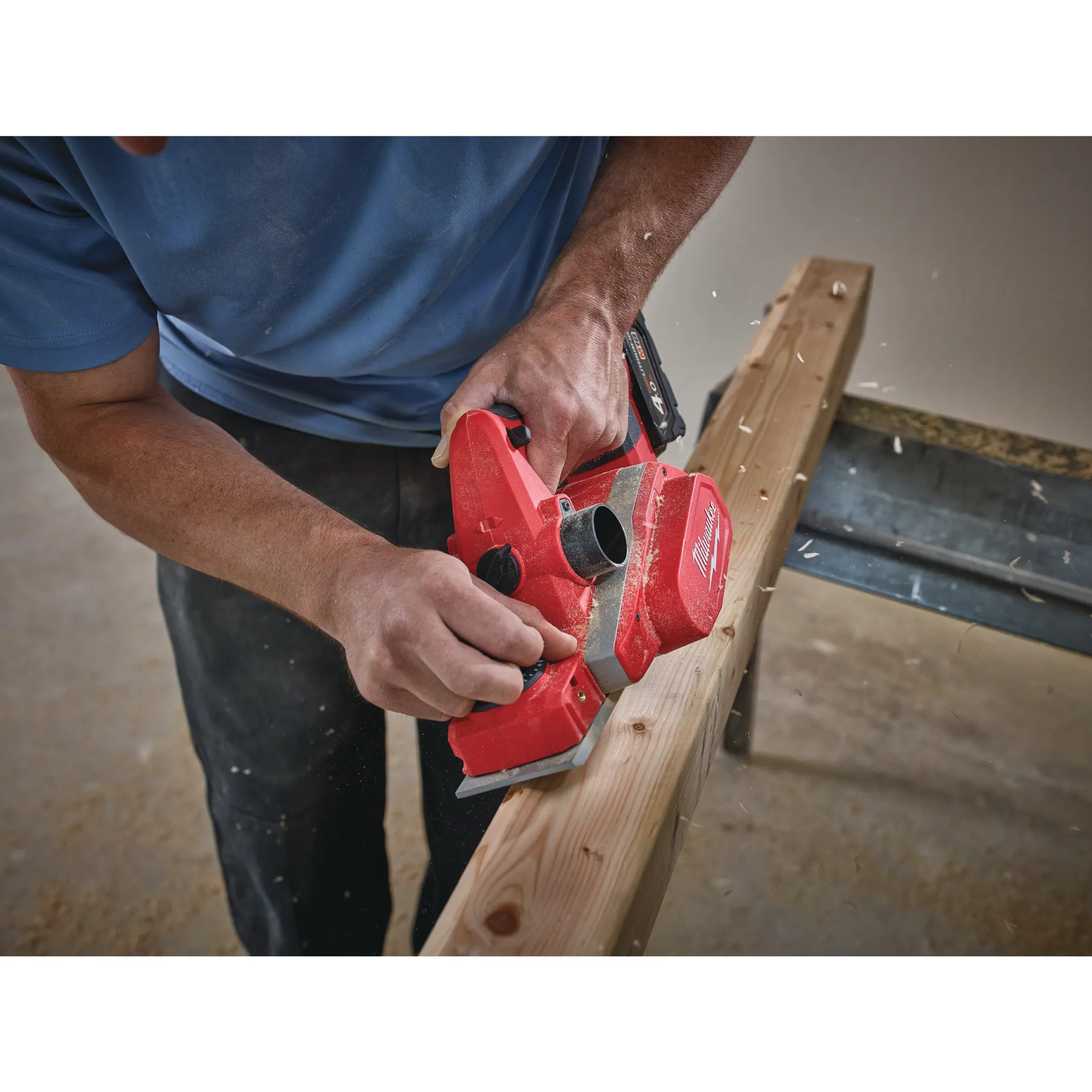 Аккумуляторный рубанок Milwaukee M18 BP-402C  (Арт. 4933451114)