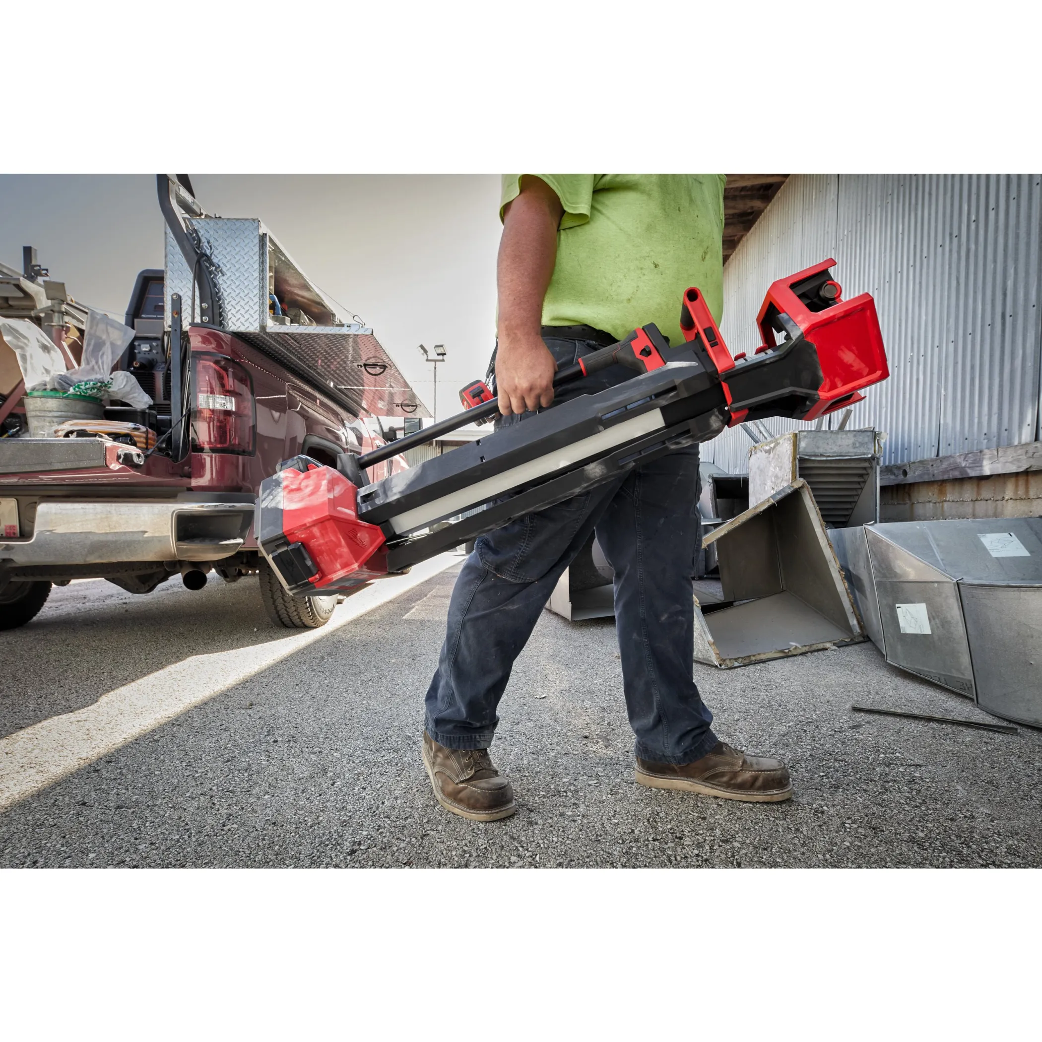Аккумуляторная светодиодная мачта освещения с функцией зарядки Milwaukee M18 HOSALC-0 TRUEVIEW™ (Арт. 4933478116)