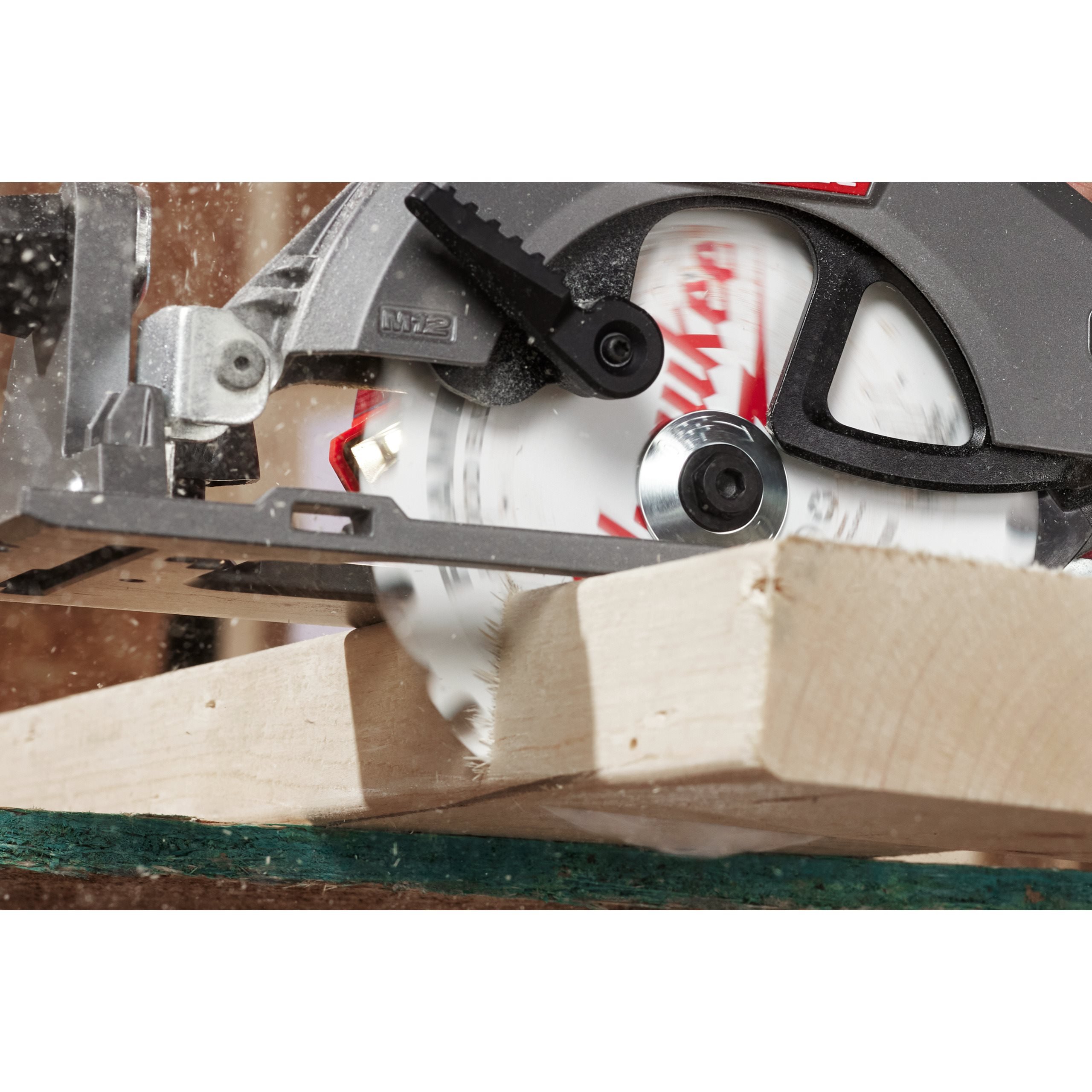 Аккумуляторная компактная циркулярная пила по дереву Milwaukee M12 FCS442-0X (замена для 4933448225) (Арт. 4933493488)