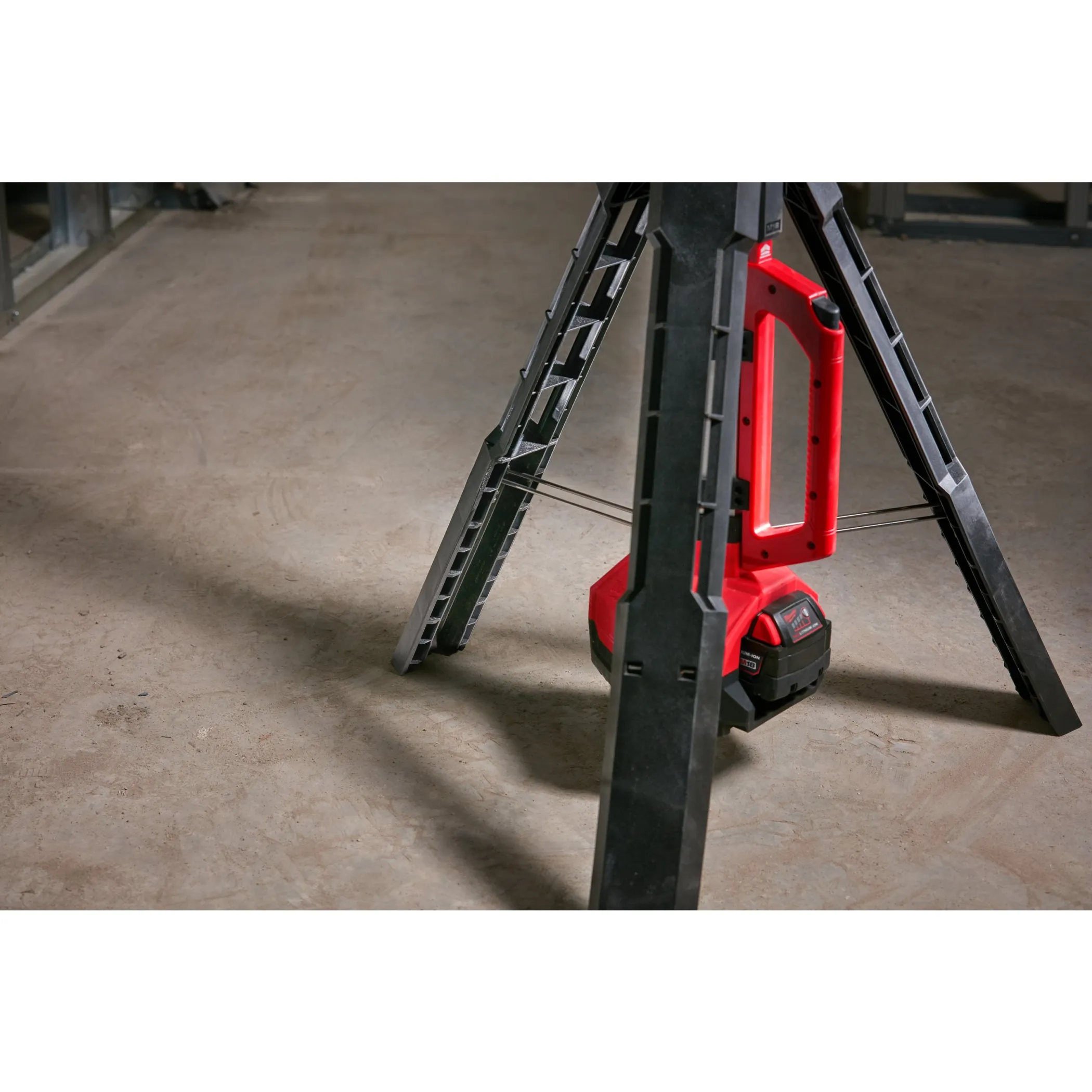 Аккумуляторная светодиодная мачта освещения Milwaukee M18 SAL-502B TRUEVIEW™  (Арт. 4933451896)