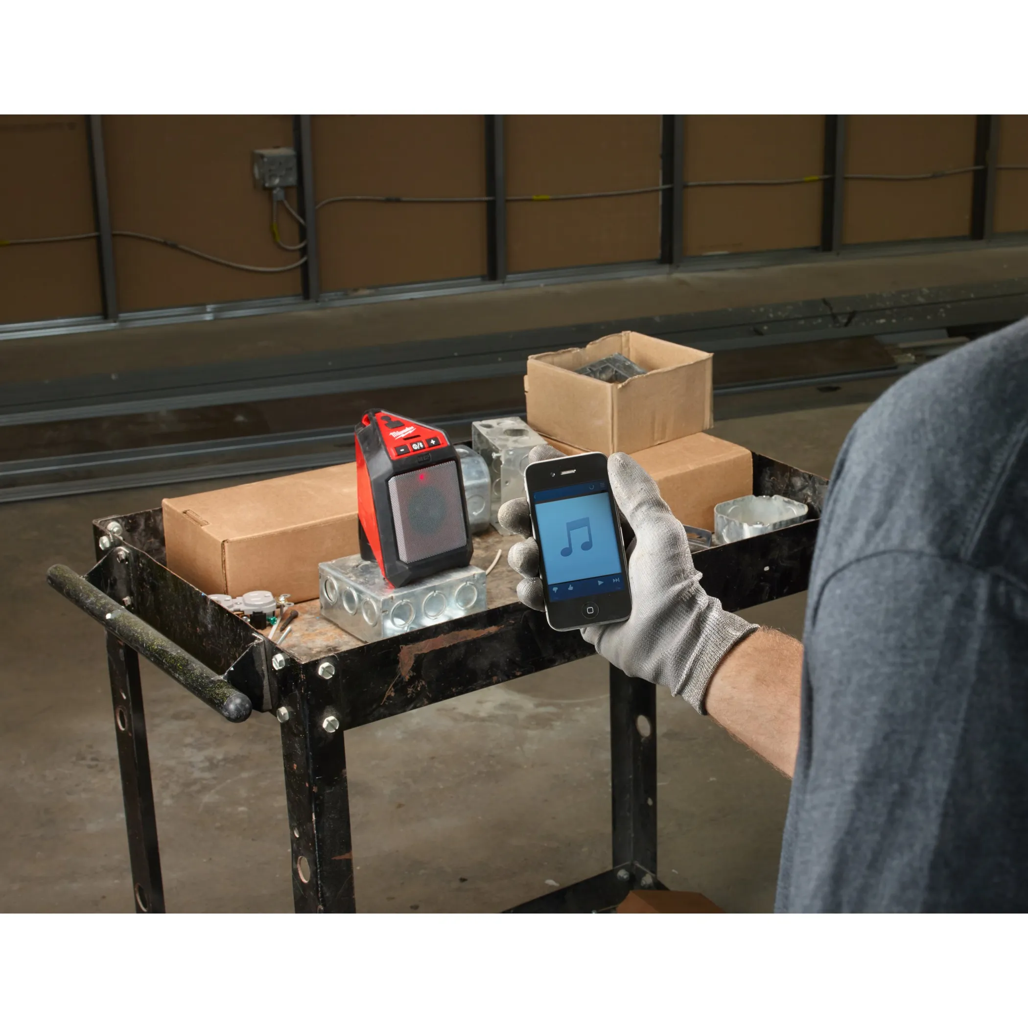 Аккумуляторный динамик беспроводной Milwaukee M12 JSSP-0 с Bluetooth  (Арт. 4933448380)