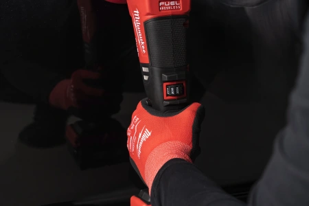 Аккумуляторная орбитальная полировальная машина Milwaukee M18 FROP15-502X FUEL (Арт. 4933478835)