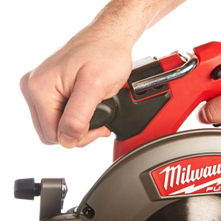 Аккумуляторная циркулярная пила по дереву Milwaukee M18 CCS55-0X FUEL  (Арт. 4933451429)