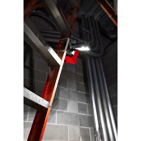 Аккумуляторный светодиодный фонарь с шарнирным световым блоком Milwaukee M18 PAL-0  (Арт. 4933464105)