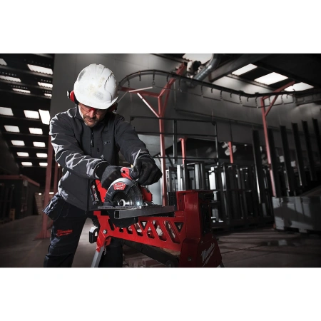Аккумуляторная циркулярная пила по металлу Milwaukee M18 FMCS-502X FUEL  (Арт. 4933459193)