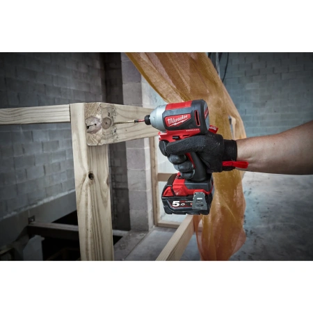 Аккумуляторный импульсный винтоверт Milwaukee M18 BLID2-502X  (Арт. 4933464520)