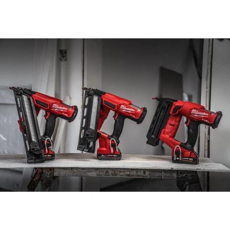 Аккумуляторный гвоздезабиватель(нейлер) с наклонным магазином Milwaukee M18 FN16GA-202X FUEL (Арт. 4933478092)