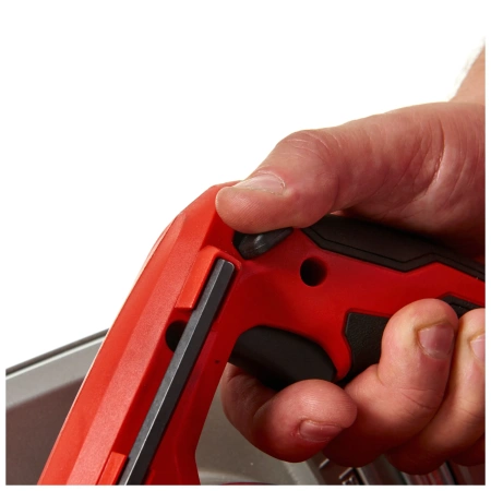 Циркулярная пила по дереву Milwaukee CS 85 CBE  (Арт. 4933451116)