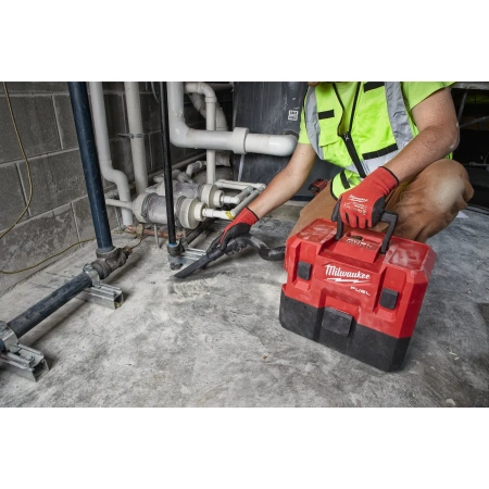 Аккумуляторный пылесос для воды и сухого мусора Milwaukee M12 FVCL-0 FUEL  (Арт. 4933478186)