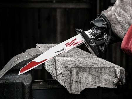 Полотно для сабельной пилы, демонтажное по дереву, дереву с гвоздями, пластику Milwaukee THE AX 230 мм/ шаг зуба 5 мм (5 шт) (экоупак.) (замена для 48005026) (Арт. 48475026)