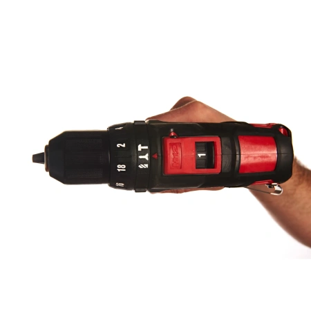 Аккумуляторная ударная дрель - шуруповерт Milwaukee M12 BPD-202С  (Арт. 4933441940)