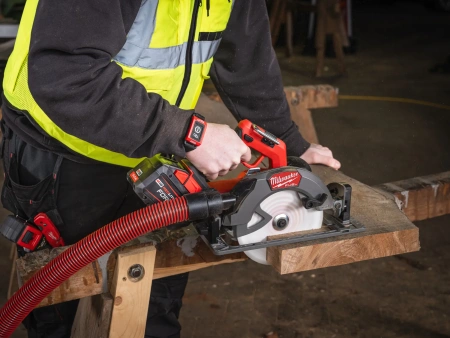 Аккумуляторная циркулярная пила по дереву Milwaukee M18 FCS66GR3-0 FUEL (Арт. 4933493491)