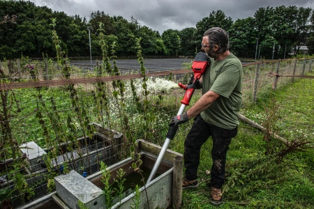 Аккумуляторный насос для перекачки воды Milwaukee M18 BLSWP-801 [FORGE™] (Арт. 4933498560)