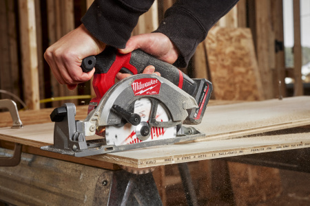 Аккумуляторная компактная циркулярная пила по дереву Milwaukee M12 FCS442-502X (замена для 4933448235) (Арт. 4933493489)