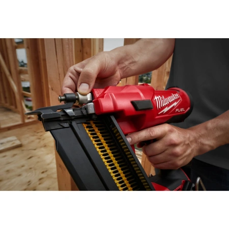 Аккумуляторный гвоздезабиватель(нейлер) с наклонным магазином Milwaukee M18 FFN21-0C FUEL (Арт. 4933478993)