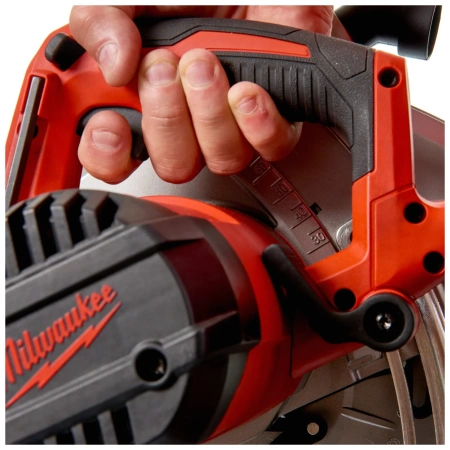 Циркулярная пила по дереву Milwaukee CS 85 CBE  (Арт. 4933451116)