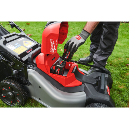 Аккумуляторная самоходная газонокосилка Milwaukee M18 F2LM46-0 FUEL (Арт. 4933492010)