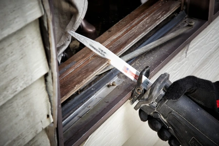 Полотно для сабельной пилы демонтажное по металлу и дереву с гвоздями Milwaukee THE WRECKER 230 мм/ шаг зуба 3.6/2.3 мм (5 шт) (экоупак.) (замена для 48005706) (Арт. 48475706)