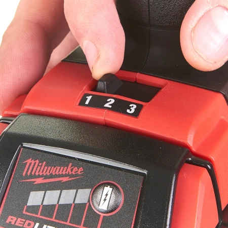 Аккумуляторный импульсный винтоверт Milwaukee M18 BLID2-502X  (Арт. 4933464520)