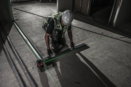 Аккумуляторный мультилинейный лазерный нивелир (3 линии x 360) с зеленым лучом Milwaukee M12 3PLSKIT-401P (Арт. 4933499379)