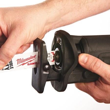 Аккумуляторная сабельная пила Milwaukee M18 BSX-402C SAWZALL  (Арт. 4933447285)