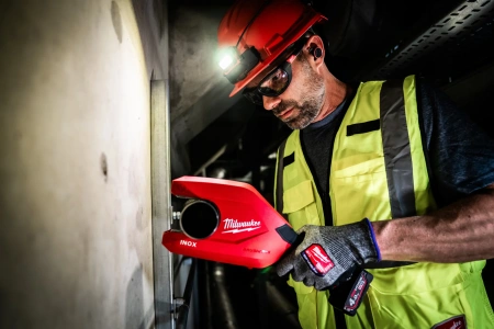 Аккумуляторный труборез для труб из нержавеющей стали и меди Milwaukee M12 PCSS54-402C (Арт. 4933498605)