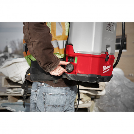 Бак для обработки бетона к распылителю Milwaukee SWITCH TANK M18 BPFP-CCST  (Арт. 4933471371)