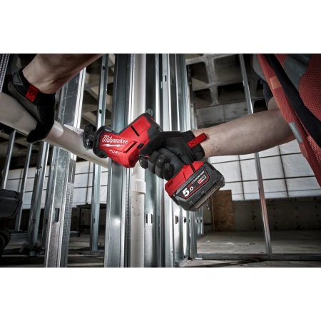 Аккумуляторная компактная сабельная пила Milwaukee M18 FHZ-502X FUEL HACKZALL  (Арт. 4933459885)