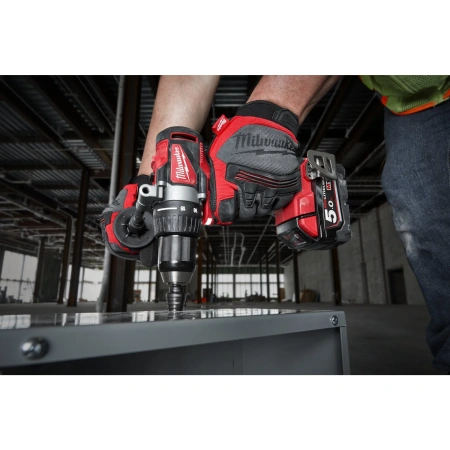 Аккумуляторная безударная дрель-шуруповерт Milwaukee M18 BLDD2-502X  (Арт. 4933464515)