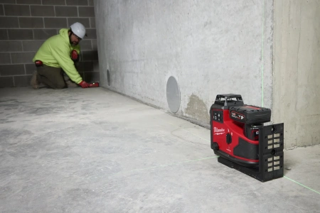 Аккумуляторный мультилинейный лазерный нивелир (3 линии x 360) с зеленым лучом Milwaukee M12 A3PLO-0C (Арт. 4933499001)