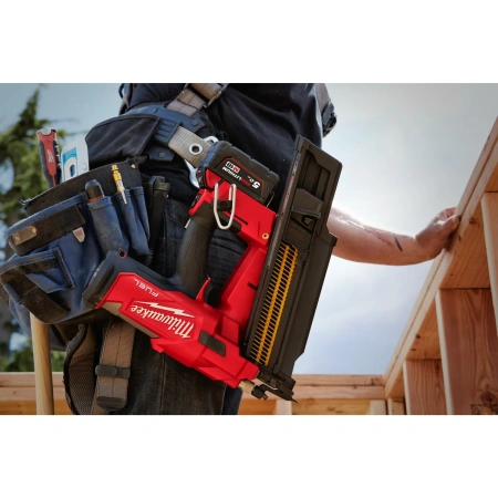 Аккумуляторный гвоздезабиватель(нейлер) с наклонным магазином Milwaukee M18 FFN21-0C FUEL (Арт. 4933478993)