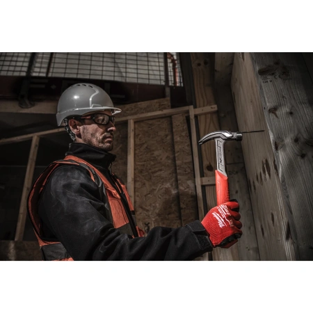 Молоток стальной с прямым гвоздодером Milwaukee 450 гр. (Арт. 4932478653)