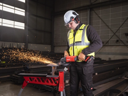 Аккумуляторная углошлифовальная машина (УШМ, Болгарка) Milwaukee M18 ONEFLAG230 XPDB-122C [FORGE™] FUEL ONE-KEY 230мм (замена для 4933478783) (Арт. 4933499242)